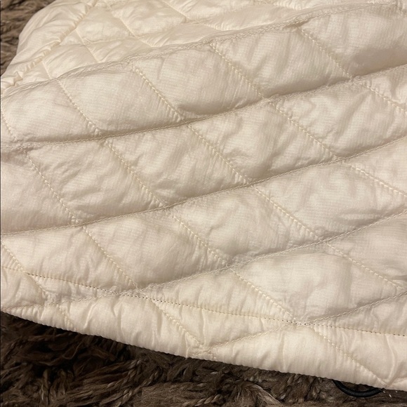 The North Face Women's Thermoball Vests Size Large - Picture 8 of 13